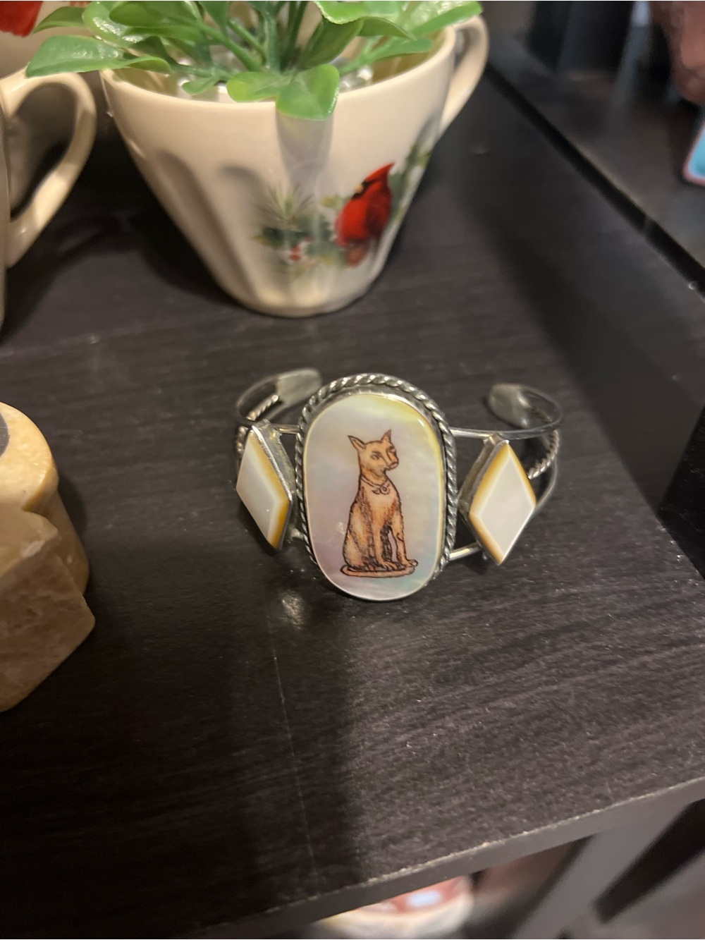 Mother of Pearl Cat Motif Cuff Bracelet - White and Cream